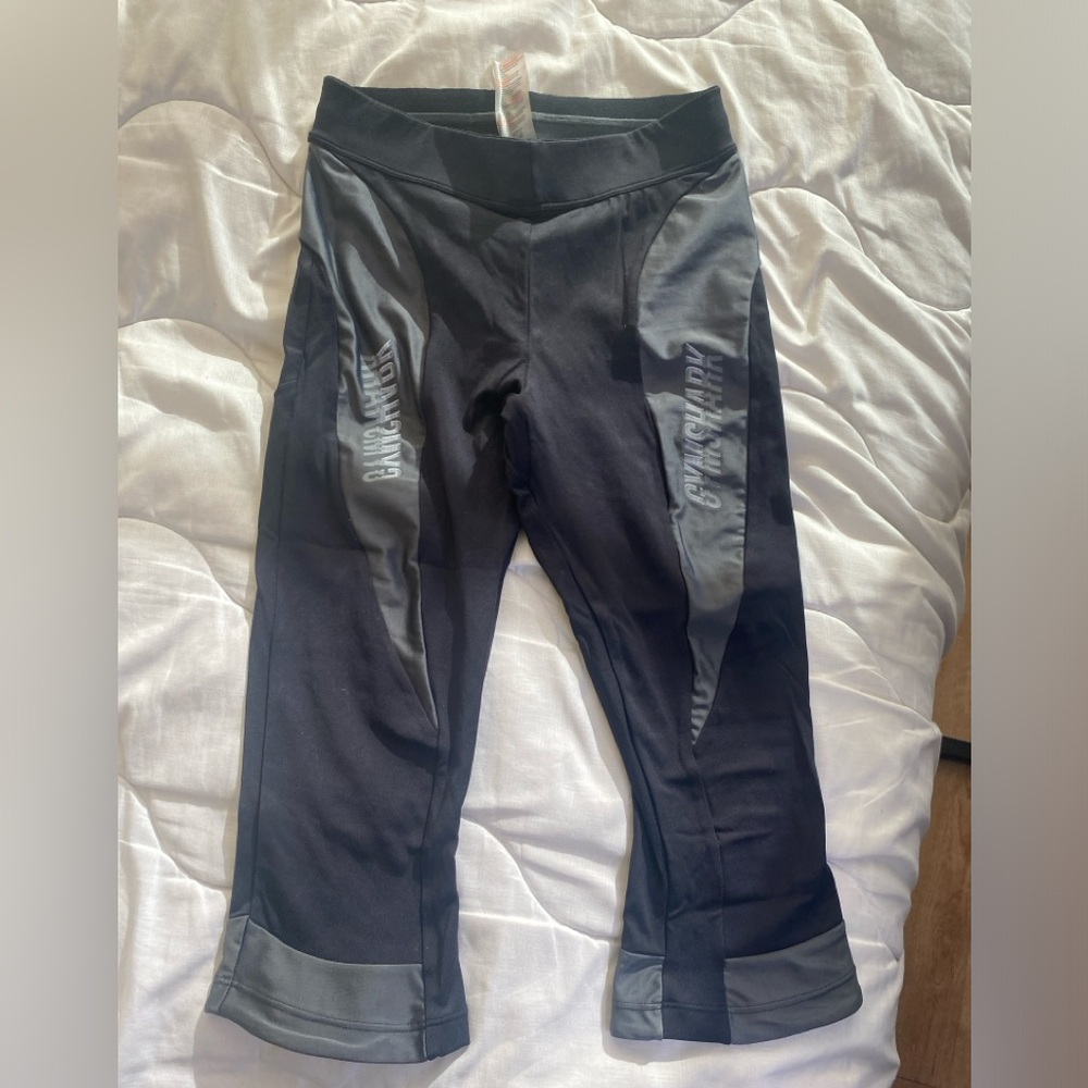 Black Gymshark cropped Turbo capri leggings - size medium but fits like a small